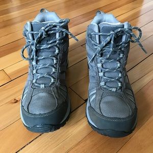 columbia hiking shoes womens